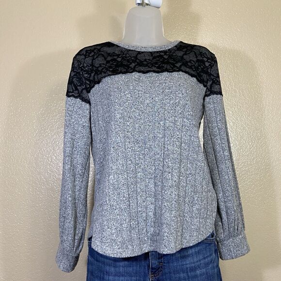 Maurices Sweater Womens Medium Gray Black Long Sleeve Pullover Lace Floral Crew - Picture 1 of 7